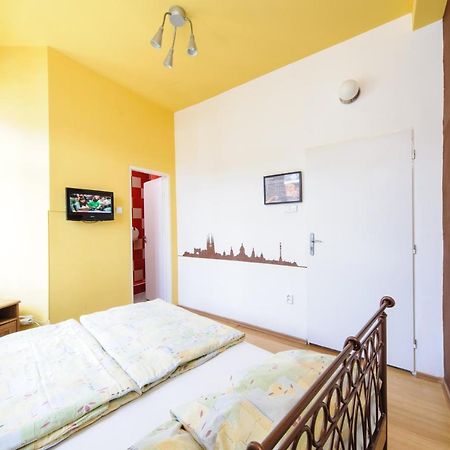 Hostel Blues Братислава Экстерьер фото